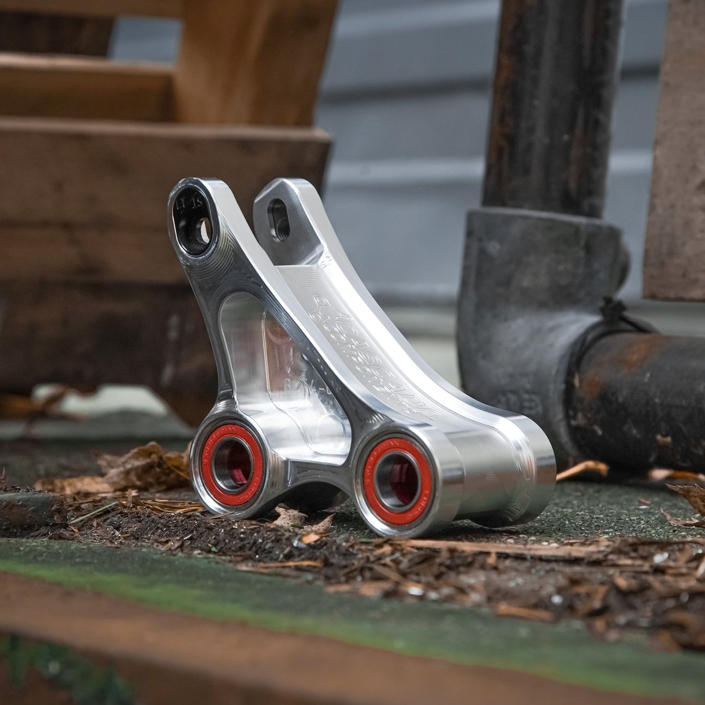 Lien V4 Bronson LT